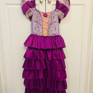 Disney Rapunzel 7/8yo Dress-up Costume - like new